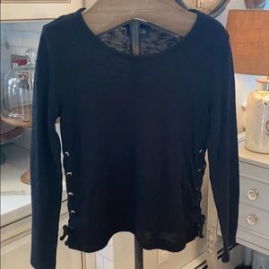 BLACK KNIT SWEATER W SIDE LACING